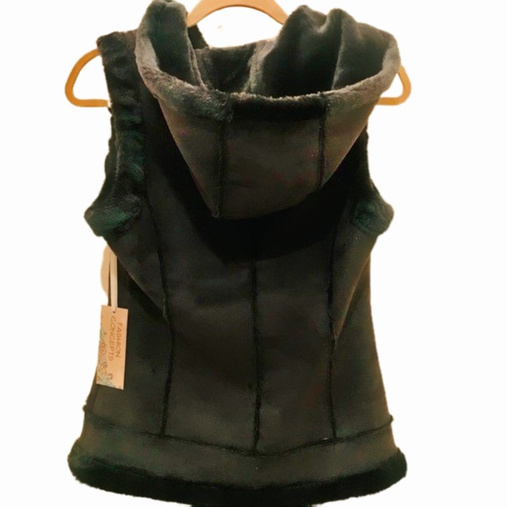 Faux Shearling Hooded Vest, Fashion Concepts - Picture 3 of 5